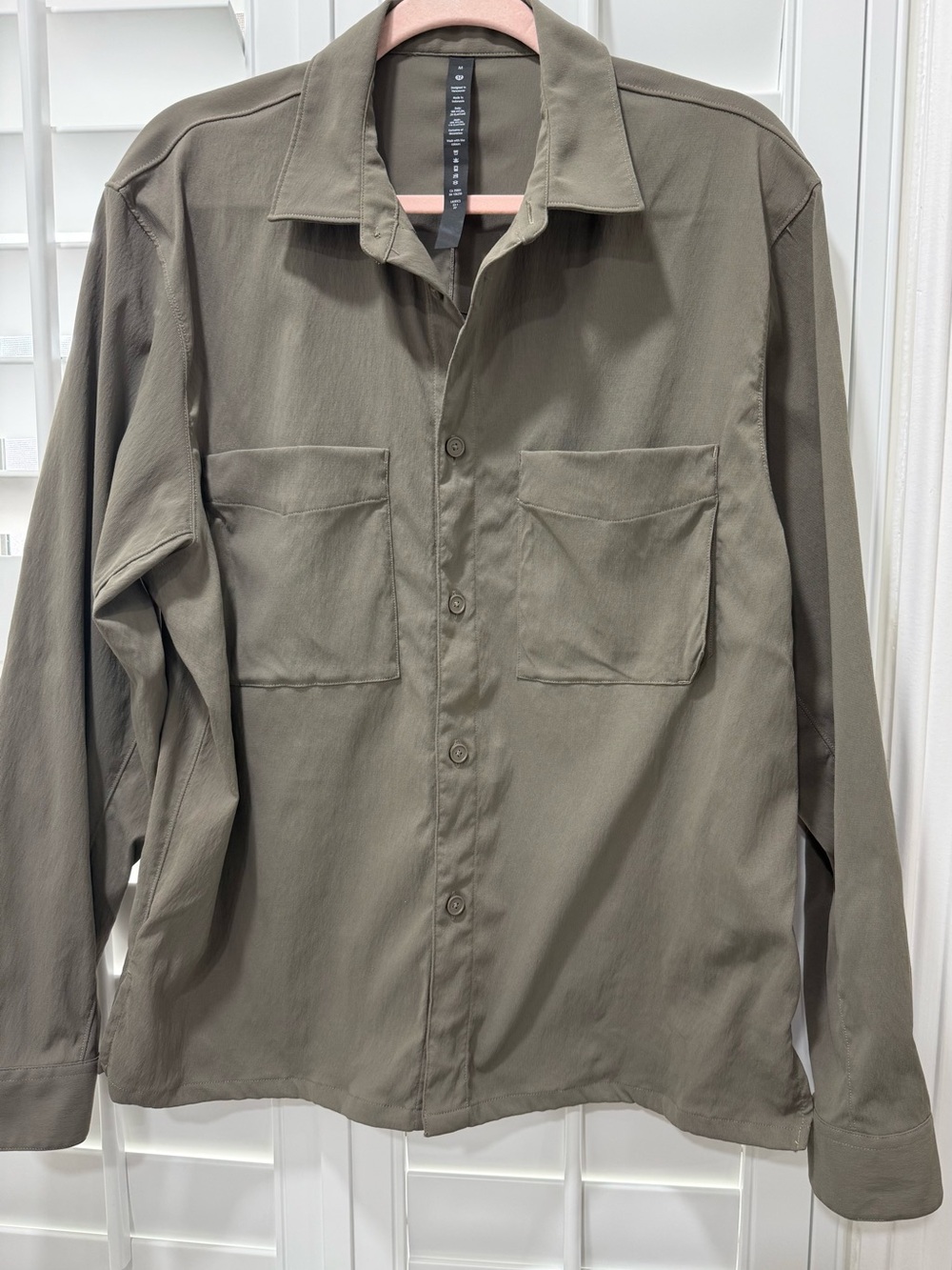 lululemon athletica Men's Lightweight Olive Green Shirt Jacket